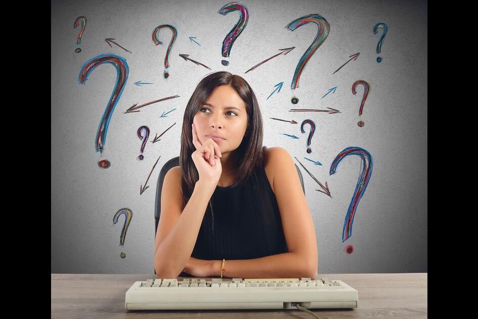 Businesswoman does the questions